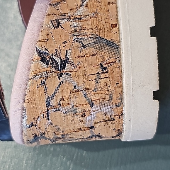 Puche sandles made in Spain. Navy blue patten‎ leather. Cork wedge.size 6… - Picture 3 of 9